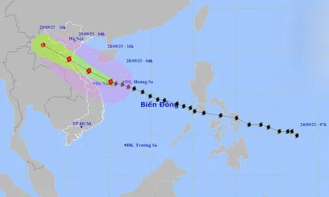 Ngày 28/9, Bão số 10 áp sát đất liền với sức gió giật cấp 16, cảnh báo mưa cực lớn