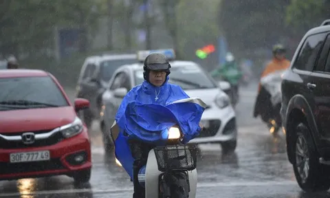Ngày 16/10, Bắc Bộ và Nam Bộ tiếp tục có mưa dông, cảnh báo lốc, sét và gió giật mạnh