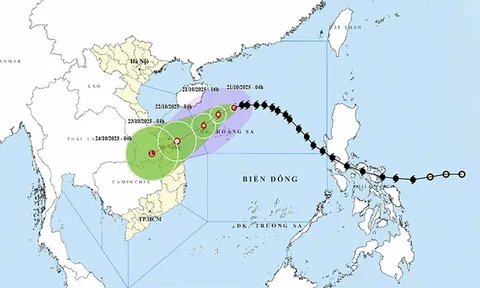 Ngày 21/10, Bão số 12 mạnh cấp 10 hướng vào miền Trung