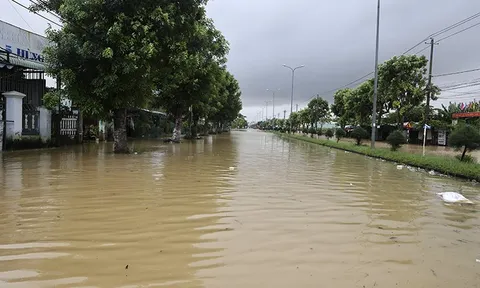 Ngày 29/10, mưa lớn kéo dài từ TP Huế đến Quảng Ngãi, nguy cơ cao lũ quét và sạt lở đất