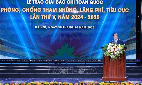Thủ tướng: Nhiều tác phẩm báo chí phản ánh gương người tốt, việc tốt, dũng cảm đấu tranh với tham nhũng, lãng phí, tiêu cực và có tính lan tỏa cao