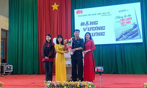 Cảm ơn các thầy cô giáo và các bạn học sinh trường THPT Chi Lăng đã cho tôi sống lại một thời tuổi trẻ ở biên giới Lạng Sơn