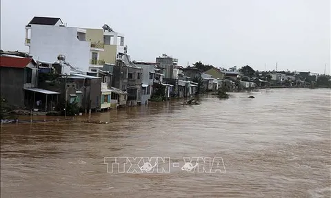 Ngày 19/11, Bắc Bộ rét đậm, lũ lên nhanh trên nhiều sông miền Trung