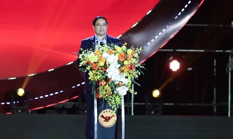 Thủ tướng kêu gọi chung sức đồng lòng, đồng cam cộng khổ, chia sẻ với đồng bào miền Trung