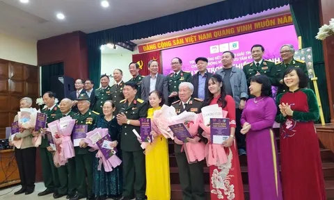 Tổng kết và trao giải thưởng cuộc vận động viết và sưu tầm kỷ vật “Tình yêu trong chiến tranh”