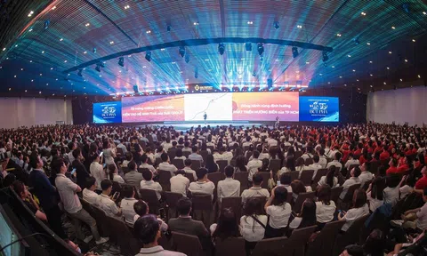 Hơn 2.000 "chiến binh" hội tụ trong sự kiện kick-off dự án Thành phố Trắng Blanca City: “Kỷ nguyên vươn mình – Hải trình bứt phá” 