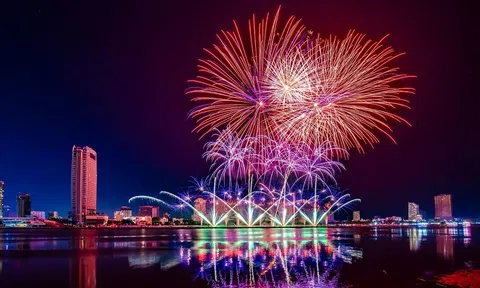 Tinh hoa văn hóa Á – Âu hội tụ trong đêm khai mạc lễ hội pháo hoa DIFF 2025