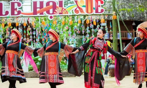 Lễ hội Xòe Bản Mây mở màn cho mùa lễ hội tưng bừng tại Fansipan, Sa Pa