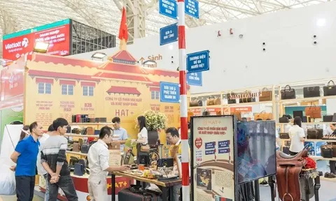 Choáng ngợp giữa Hội chợ Mùa Thu 2025: Mua - Ăn - Chơi - Chill - Check-in cả tuần không hết