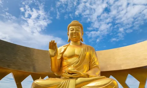 Hé lộ hình ảnh tôn tượng Đức Phật Câu Na Hàm sẽ được an vị trên núi Bà Đen vào ngày 29/12