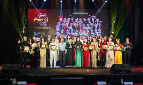 Tôn vinh những đóng góp tích cực của doanh nhân, nghệ sĩ cho xã hội