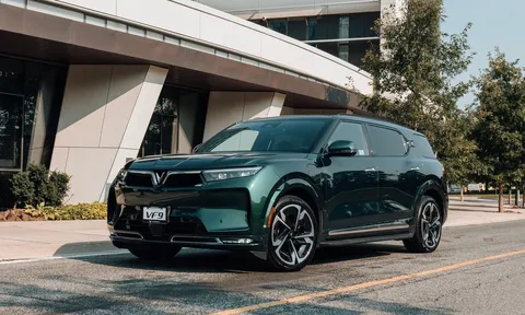 Cân bằng giữa sức mạnh và sự êm ái: Lý do VinFast VF 9 chinh phục khách hàng doanh nhân