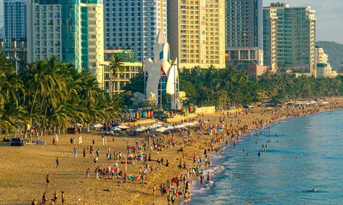 Du lịch tăng trưởng ấn tượng, Khánh Hòa tính bài toán mở rộng không gian đô thị?