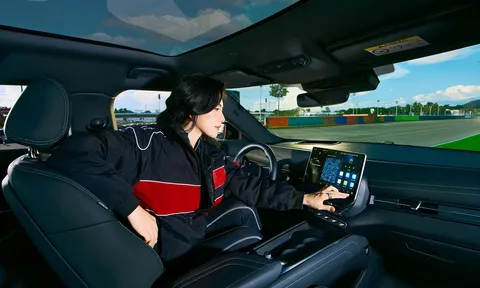 Người dùng VinFast VF 7: “Lời ngay từ lúc mua, 3 năm sạc pin 0 đồng”