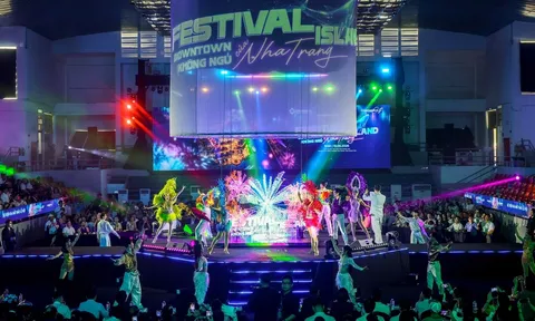 Hải trình trải nghiệm “Downtown không ngủ” của giới tinh hoa tại sự kiện ra mắt Festival Island
