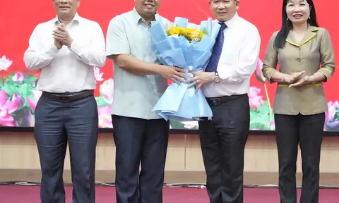 Chúc mừng Trung tướng Đinh Văn Nơi ở cương vị mới