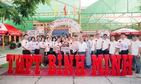 Họp mặt sau 30 năm: Đọng lại những phút giây thiêng liêng…