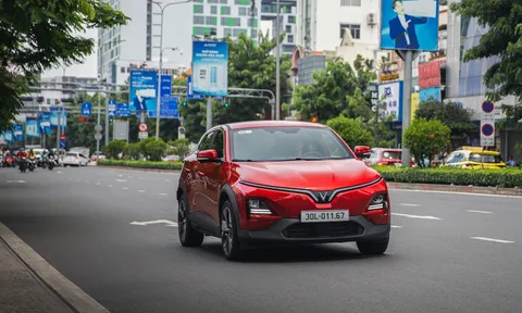Chủ xe nói về VinFast VF 6: Đẹp để tự tin gặp khách, mạnh để không ngại đường xa