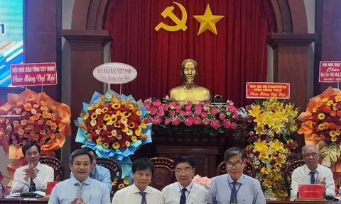 Nhà báo Văn Công Hùng tái đắc cử Chủ tịch Hội Nhà báo tỉnh Đồng Tháp
