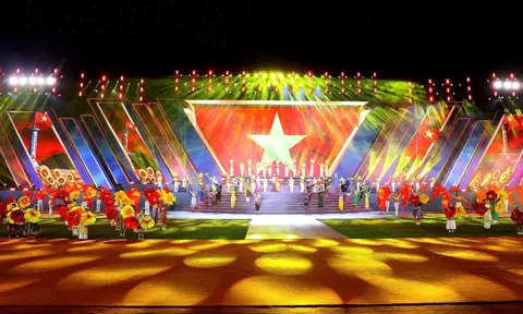 “Cần Thơ - Vươn tầm cao mới”