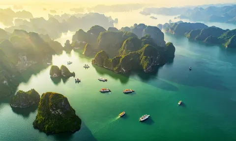 Hạ Long được Lonely Planet gợi ý trong danh sách điểm đến mùa thu 2026