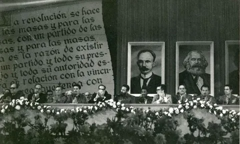 Fidel Castro và bản lĩnh kiên cường chèo lái con thuyền cách mạng qua những biến động thời đại (Bài 3)
