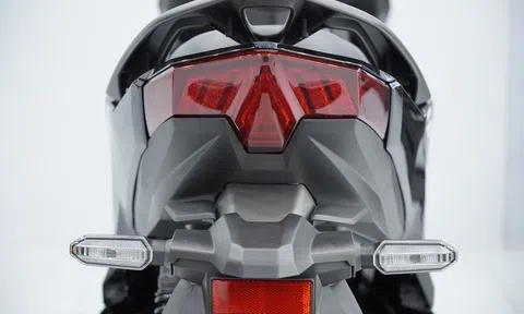 Tin xe trưa 31/7: Honda Vario mới giá 39 triệu đồng rẻ hơn Air Blade đã về Việt Nam với màu cực đẹp