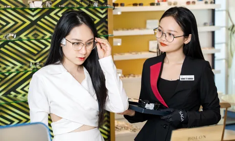 Hành trình đằng sau một chiếc mắt kính hàng hiệu tại Hải Triều