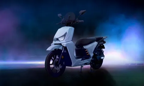 Tin xe hot 15/10: ‘Cơn ác mộng của Honda SH Mode’ chính thức ra mắt, giá 30 triệu đồng rẻ hơn Vision