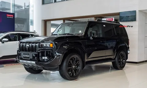 Toyota Land Cruiser Prado 2025 phải giảm giá sâu để kiếm khách