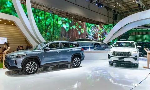 Hàng loạt xe Hybird đua nhau giảm giá mạnh cuối tháng 10