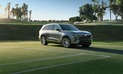 Cadillac Vistiq vượt hàng loạt đối thủ, đoạt danh hiệu “Xe sang của năm”