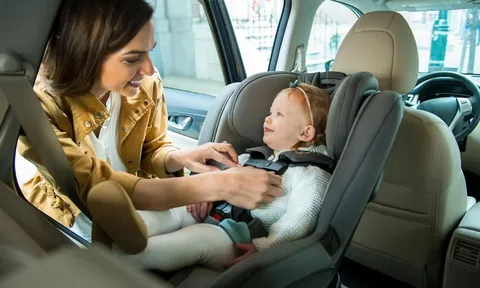 Từ 2026, ô tô chở trẻ em bắt buộc phải có ghế an toàn riêng, vi phạm có thể bị phạt đến 8 triệu đồng