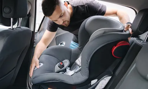 Bảo vệ trẻ trên ô tô: Quy định đáng hoan nghênh nhưng không dễ thực hiện