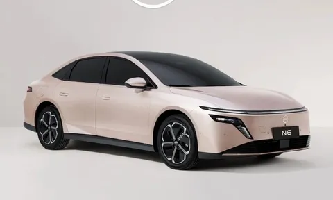 Điểm tin ô tô ngày 2/12/2025: Sedan hơn 370 triệu ‘đe nẹt’ Toyota Camry, SUV điện 510 triệu gây sốt