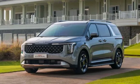 Xe MPV tiền tỷ đại hạ giá cuối năm: Carnival giảm tới 100 triệu, Custin - Innova Cross vào cuộc