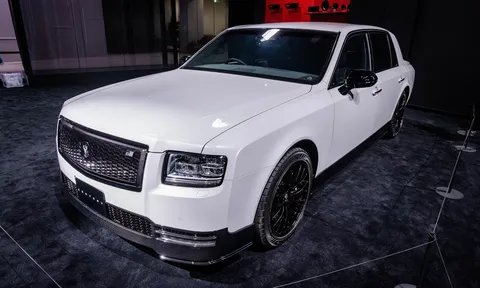 “Rolls-Royce Nhật Bản” Toyota Century trình làng phiên bản mới sang trọng khó tin