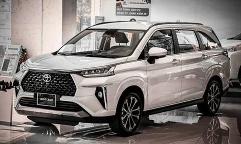 Toyota Veloz Cross ‘xả kho’ giảm tới 75 triệu, rẻ ngang ngửa CUV hạng A