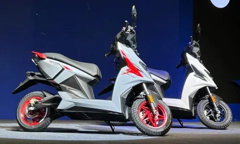 Tin xe 7/1: ‘Cơn ác mộng của Honda Vision’ ra mắt với giá rẻ, hạ gục 'Tiểu SH’ bằng trang bị xịn sò