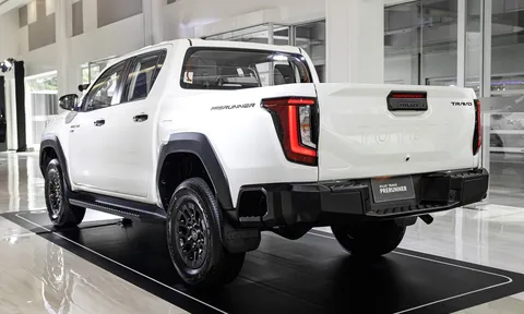 Điểm tin ô tô 10/1: Toyota Hilux 2026 chốt ngày ra mắt, cập nhất giá xe Isuzu tháng 1/2026