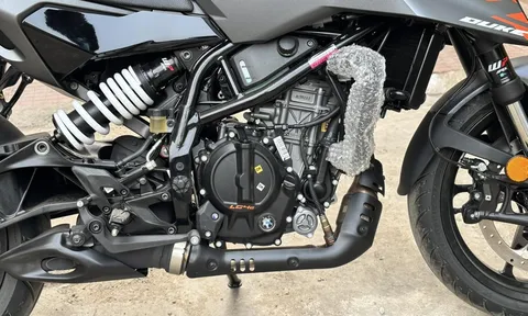 ‘Đè bẹp’ Yamaha Exciter, ‘vua côn tay’ 250cc mới ‘xịn’ hơn Honda Winner R ra mắt giá 53,3 triệu đồng