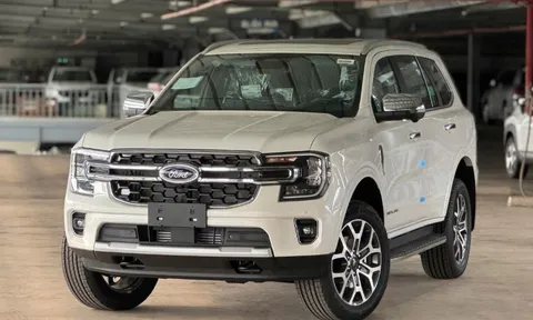 Ford Everest phiên bản mới 'đổ bộ' Việt Nam: ‘Cứu cánh’ cho khách Việt khi giá dầu cao ngất ngưởng