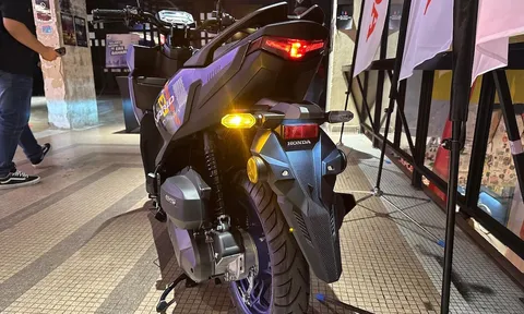 Tin xe hot 10/4: Honda chính thức ra mắt Vario thế hệ mới thiết kế ‘chất’ hơn Air Blade, giá cực rẻ