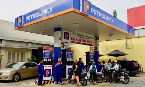 Tin nóng giá xăng dầu tối 19/4: RON 92 và RON 95 ‘rẻ như rau’, ‘khắc tinh’ của Honda SH Mode ra mắt