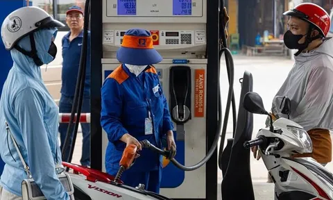 Tin nóng xăng dầu trưa 22/4: Dầu diesel giảm giá cực mạnh, xăng RON 92 và RON 95 ‘bán như biếu’