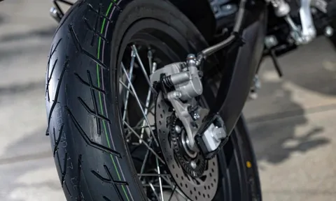 ‘Vua côn tay’ 125cc mới của Ý chính thức ra mắt: Phân khúc khác Yamaha Exciter và Honda Winner R, giá ‘mềm’