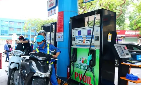 Vì sao xe máy bị hụt ga khi đổ xăng E10? Biện pháp khắc phục như thế nào?