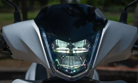 ‘Cơn ác mộng’ của Honda SH 125i ra mắt tại Việt Nam, dân tình dậy sóng vì giá mềm, trang bị xịn sò