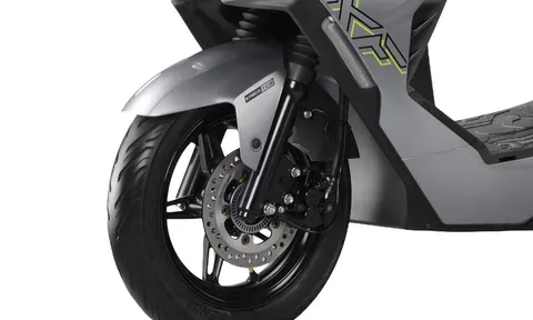 Hạ đo ván Honda Vision, ‘vua xe ga’ 125cc mới tinh ra mắt giá chỉ 37 triệu đồng: Đẹp hơn Air Blade, có ABS và TCS như SH