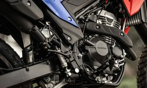 Honda chính thức ra mắt ‘huyền thoại côn tay’ mới giá ‘mềm’: Khác biệt Winner R và Yamaha Exciter, có phanh ABS 2 kênh